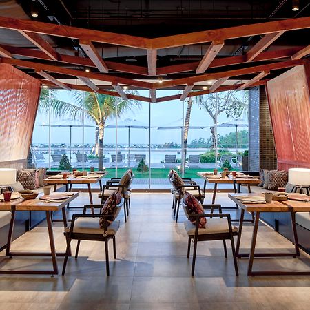 Renaissance Bali Uluwatu Resort & Spa Ungasan Exterior foto The interior of the restaurant