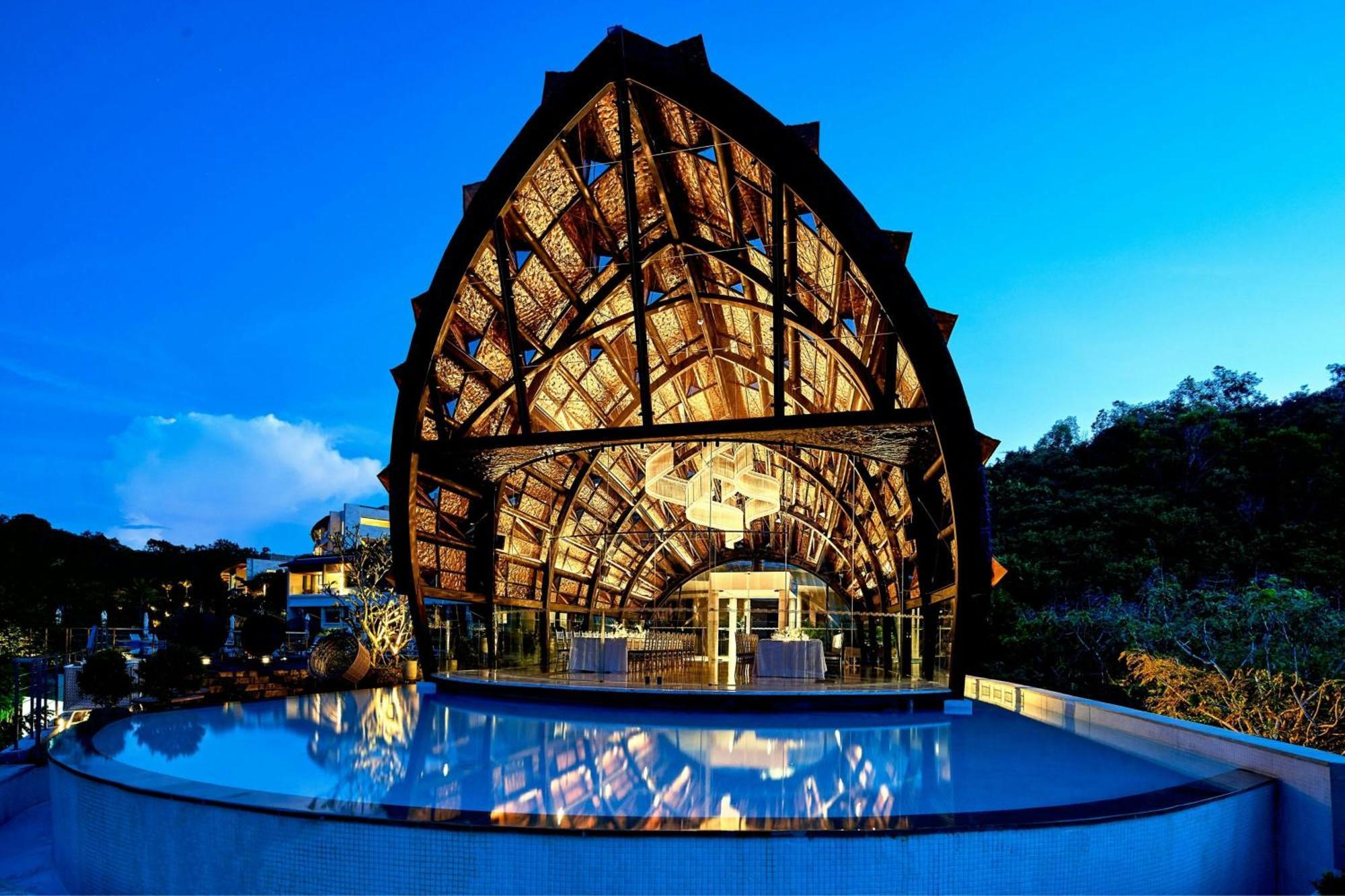 Renaissance Bali Uluwatu Resort & Spa Ungasan Exterior foto The Sky Bar at the B21