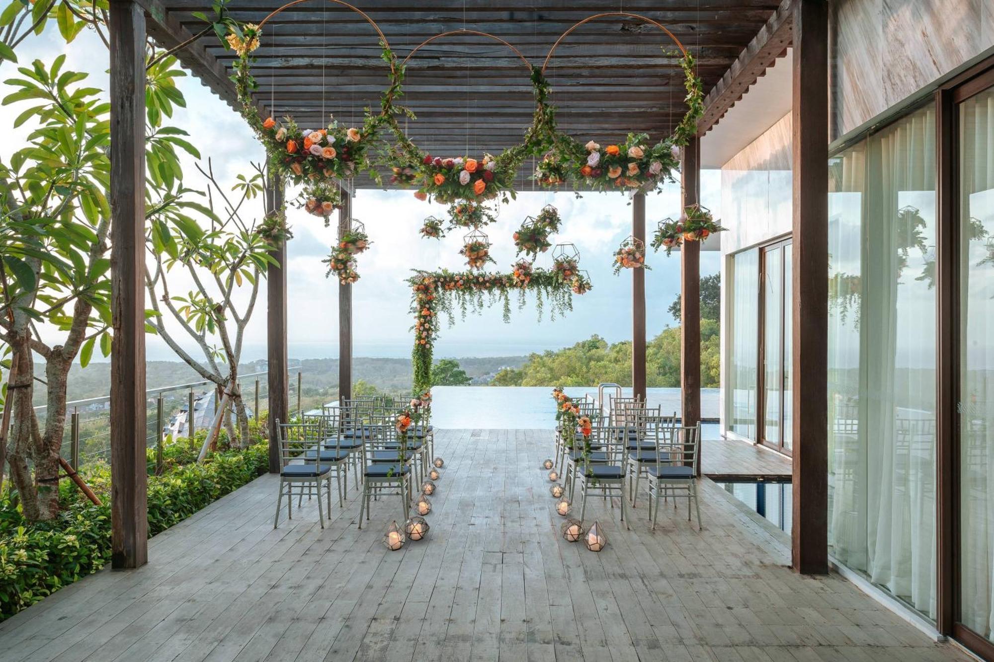 Renaissance Bali Uluwatu Resort & Spa Ungasan Exterior foto The Chapel