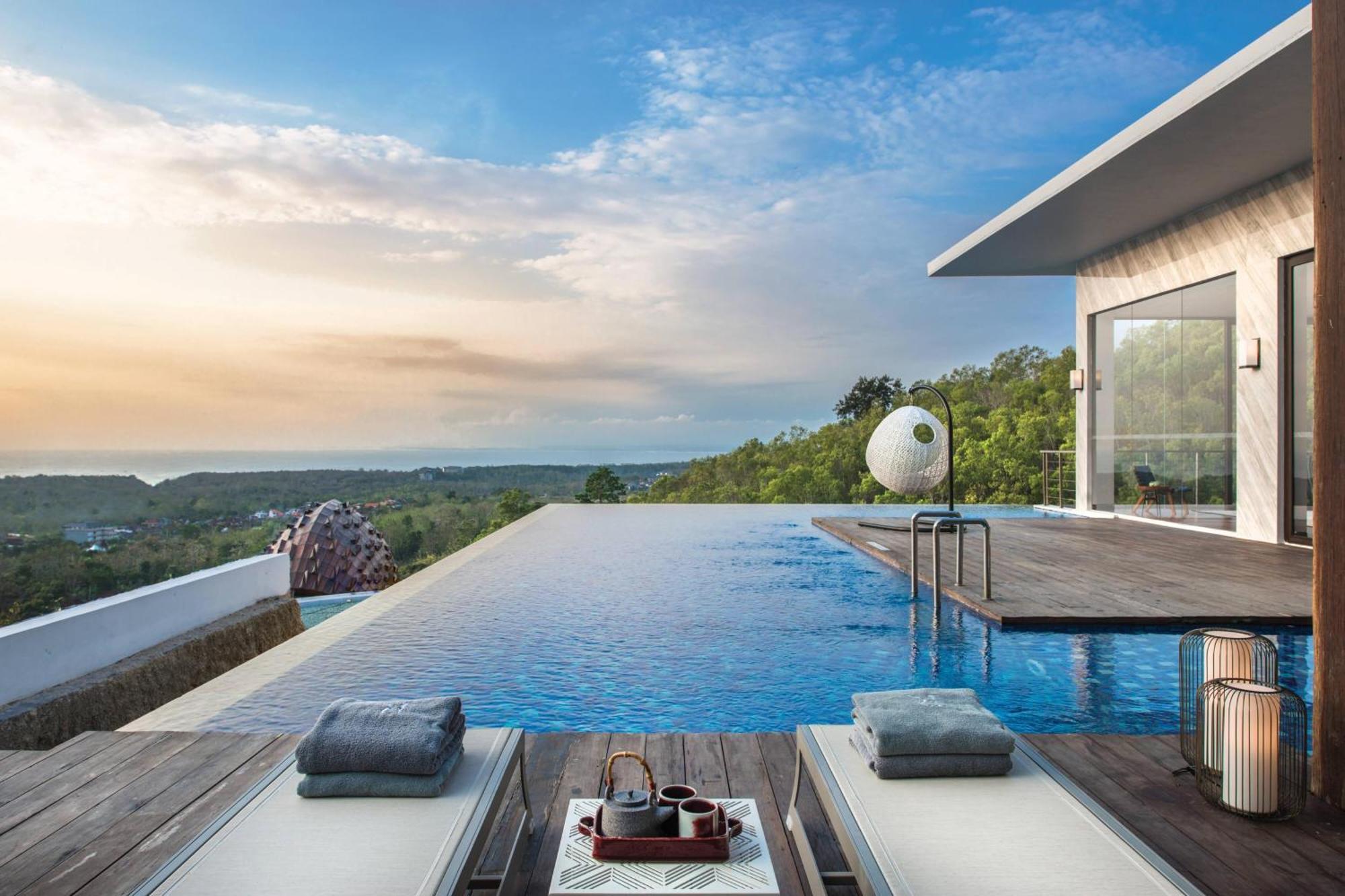 Renaissance Bali Uluwatu Resort & Spa Ungasan Exterior foto The view from the rooftop pool